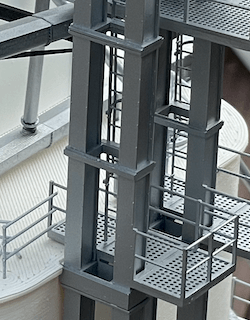 Bucket elevator leg roof access platform