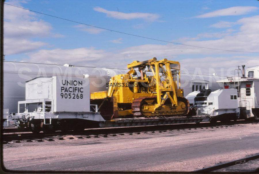 UP Bulldozer Flatcar